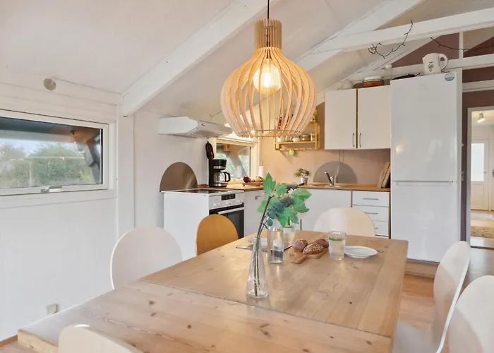 3 Bedroom Beautiful In Samso 度假居